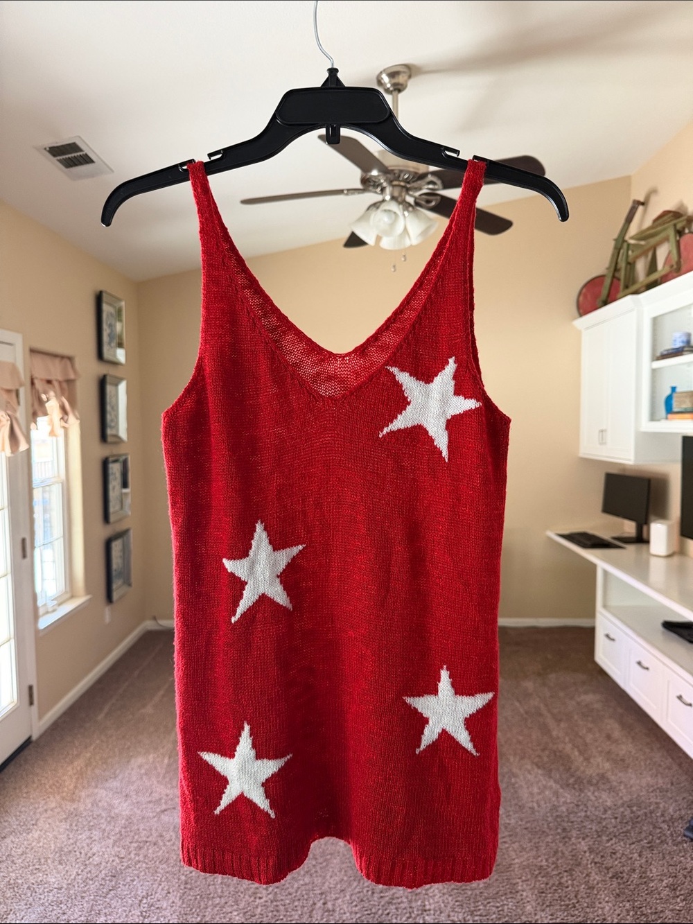 Women's Red Star Knit Tank Top - Sleeveless V-Neck